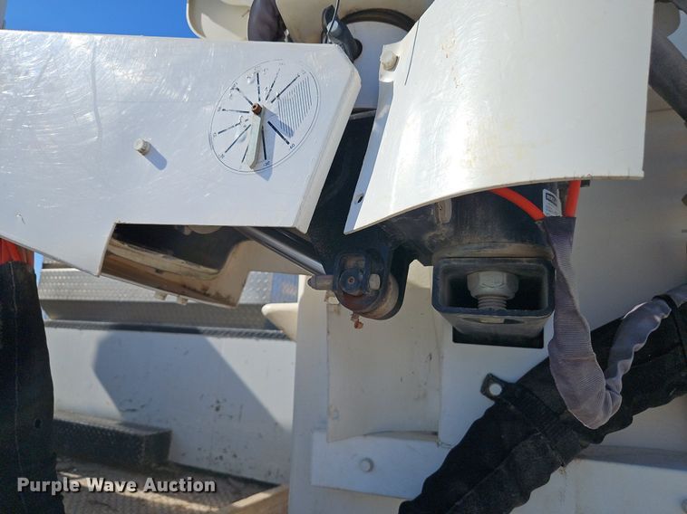 image for item EI3563 2017 Ford  F550 XL  bucket truck