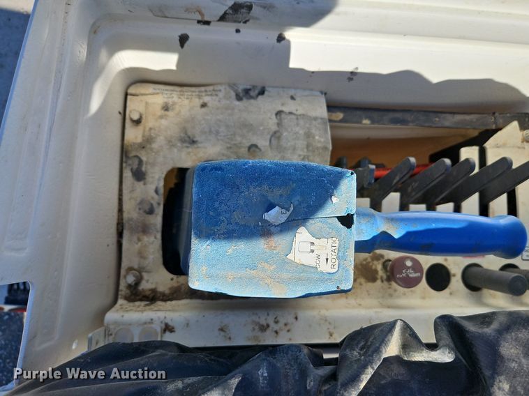 image for item EI3563 2017 Ford  F550 XL  bucket truck