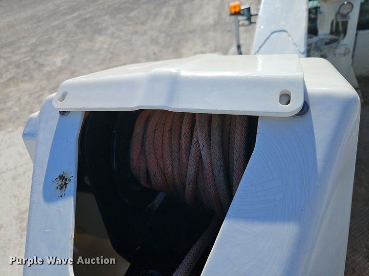 image for item EI3563 2017 Ford  F550 XL  bucket truck