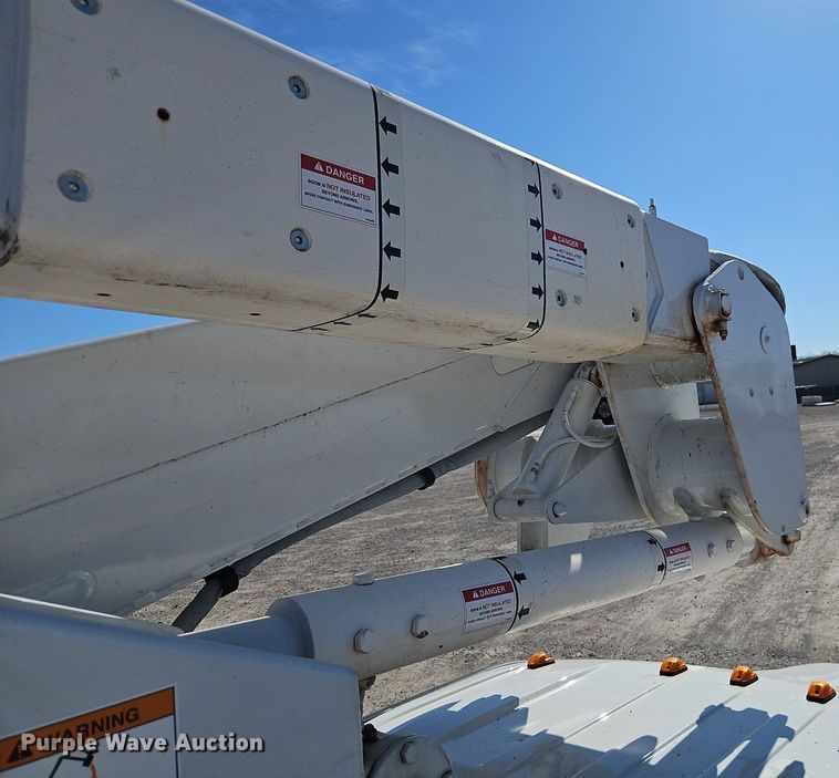 image for item EI3563 2017 Ford  F550 XL  bucket truck