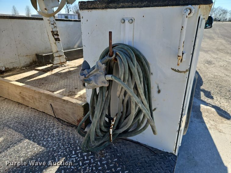 image for item EI3563 2017 Ford  F550 XL  bucket truck