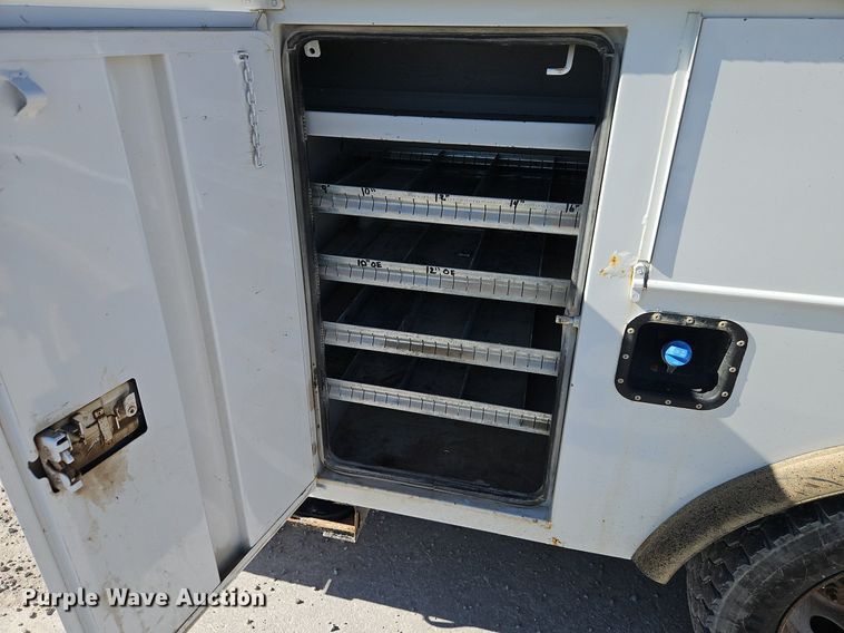 image for item EI3563 2017 Ford  F550 XL  bucket truck