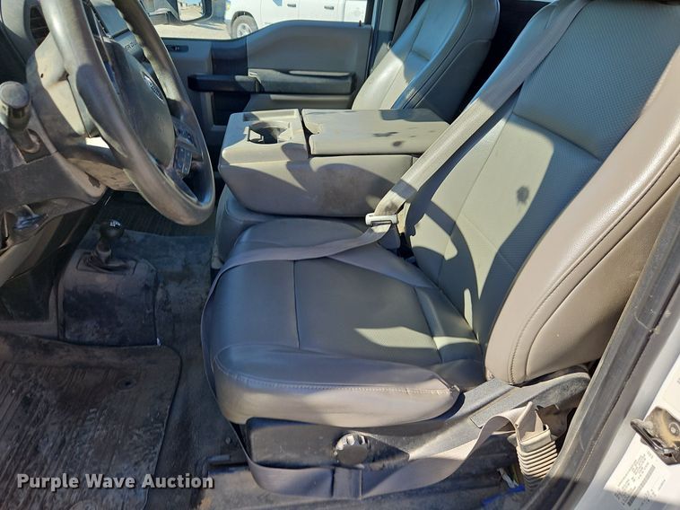 image for item EI3563 2017 Ford  F550 XL  bucket truck