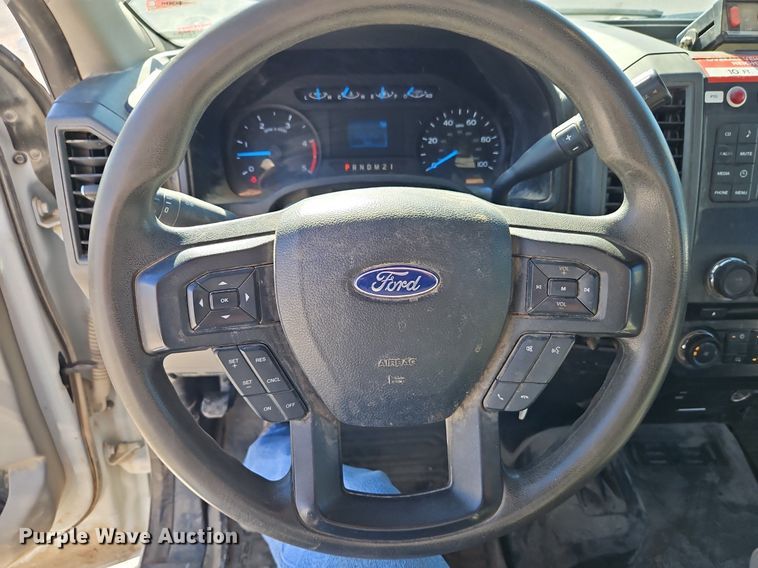 image for item EI3563 2017 Ford  F550 XL  bucket truck