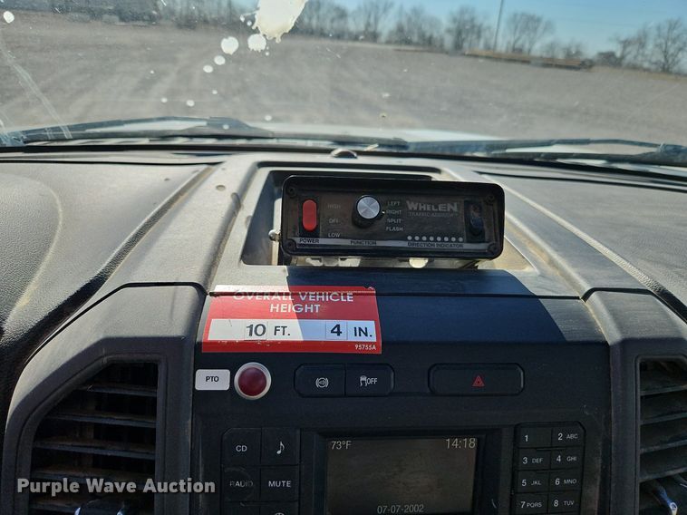 image for item EI3563 2017 Ford  F550 XL  bucket truck