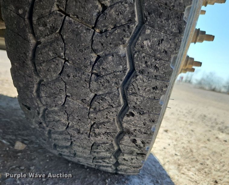 image for item EI3563 2017 Ford  F550 XL  bucket truck