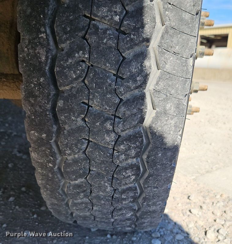 image for item EI3563 2017 Ford  F550 XL  bucket truck