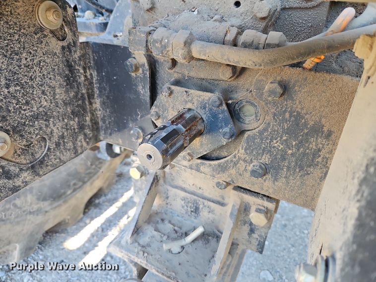 Kukje Machinery Branson 5220R MFWD tractor in Mound City, KS Item