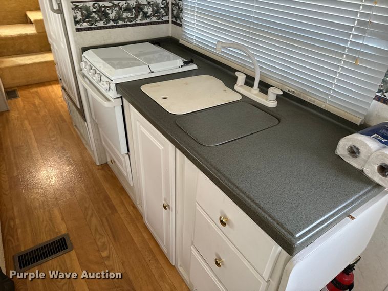 image for item EJ0232 2003 Lite Way Outback camper