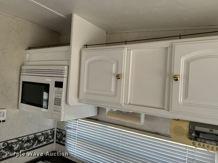 image for item EJ0232 2003 Lite Way Outback camper