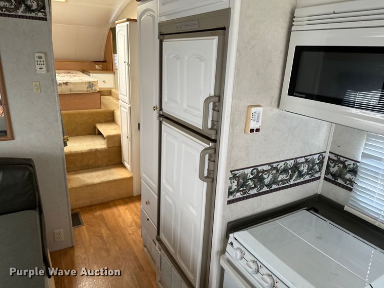 image for item EJ0232 2003 Lite Way Outback camper