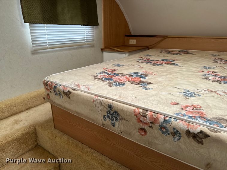 image for item EJ0232 2003 Lite Way Outback camper