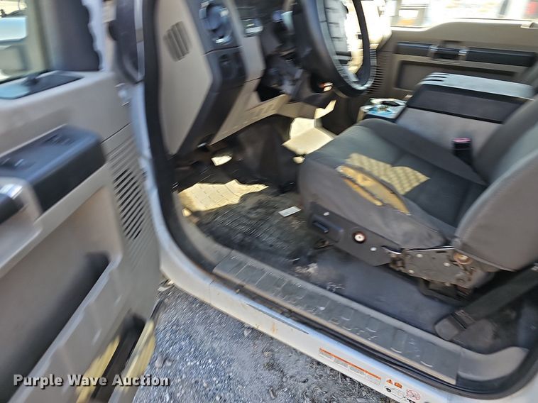 image for item EJ5982 2010 Ford  F450 Super Duty XLT flatbed truck