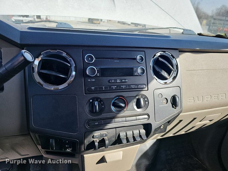 image for item EJ5982 2010 Ford  F450 Super Duty XLT flatbed truck