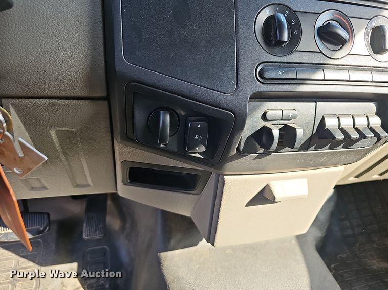 image for item EJ5982 2010 Ford  F450 Super Duty XLT flatbed truck