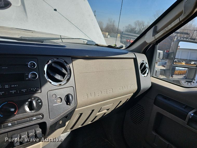 image for item EJ5982 2010 Ford  F450 Super Duty XLT flatbed truck