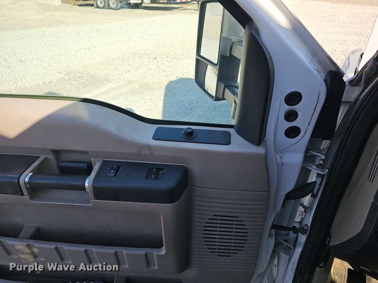 image for item EJ5982 2010 Ford  F450 Super Duty XLT flatbed truck