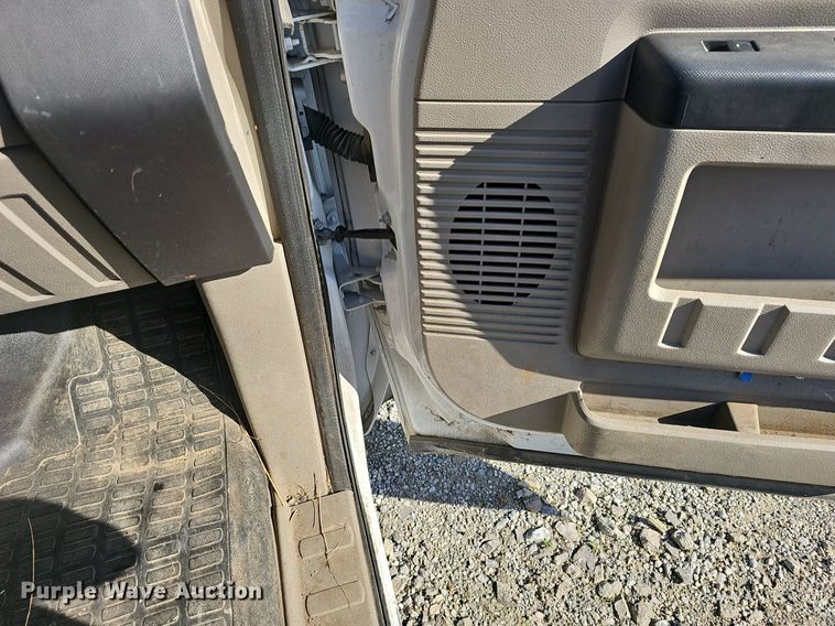 image for item EJ5982 2010 Ford  F450 Super Duty XLT flatbed truck