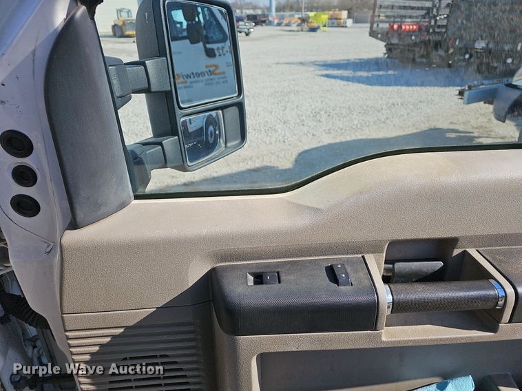 image for item EJ5982 2010 Ford  F450 Super Duty XLT flatbed truck