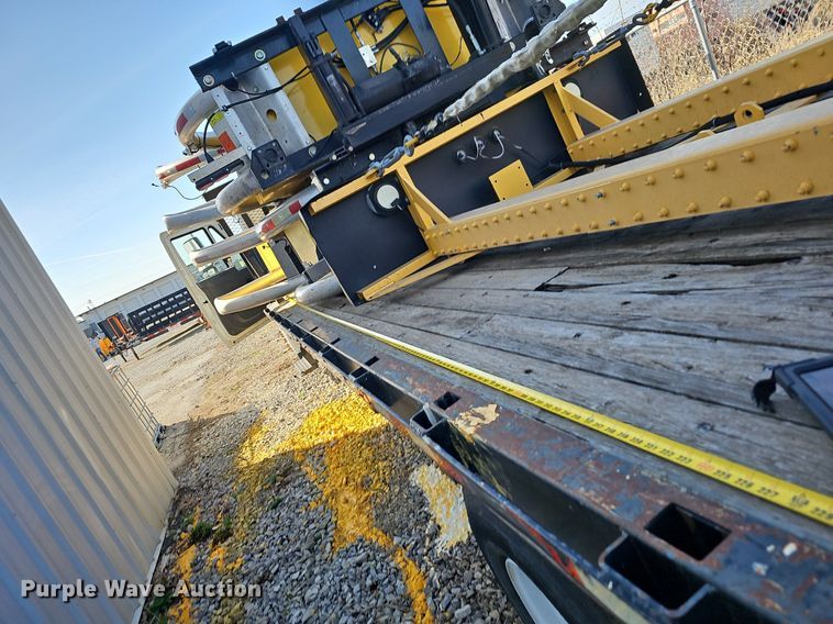 image for item EJ5983 2009 International    4300  flatbed truck