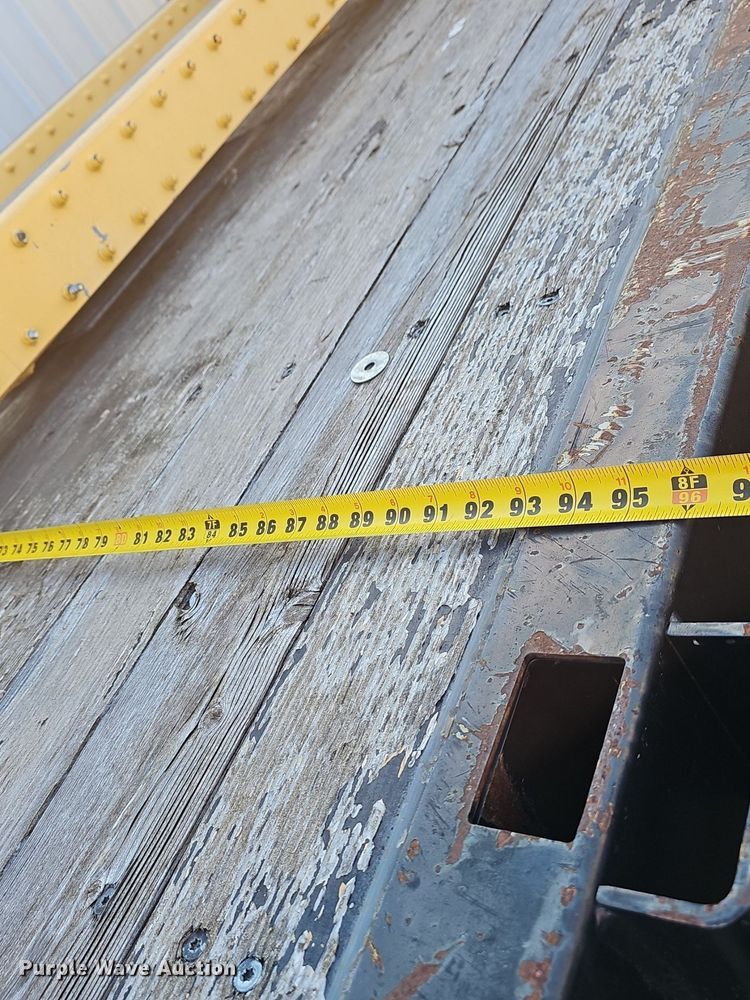 image for item EJ5983 2009 International    4300  flatbed truck