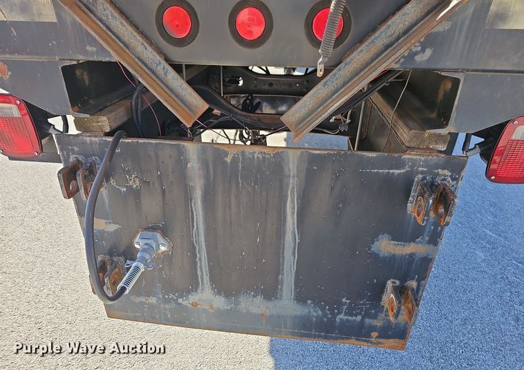 image for item EJ5983 2009 International    4300  flatbed truck