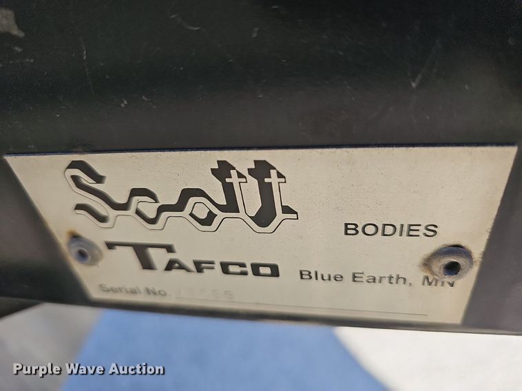 image for item EJ5983 2009 International    4300  flatbed truck