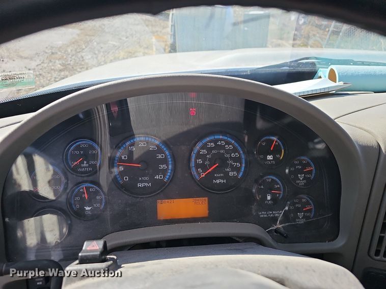 image for item EJ5983 2009 International    4300  flatbed truck