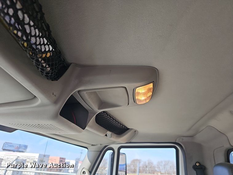 image for item EJ5983 2009 International    4300  flatbed truck