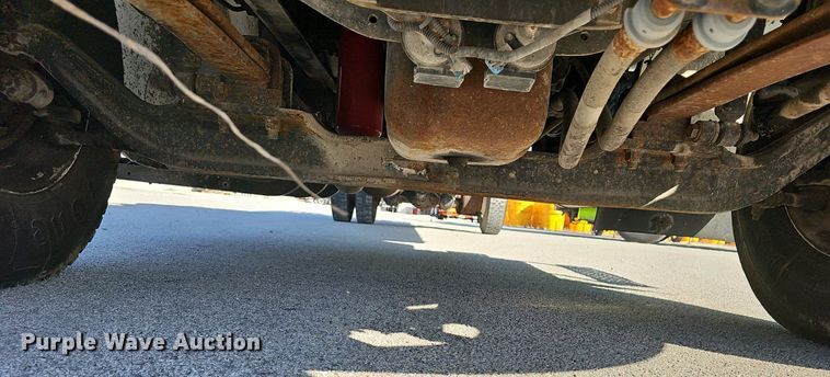 image for item EJ5983 2009 International    4300  flatbed truck