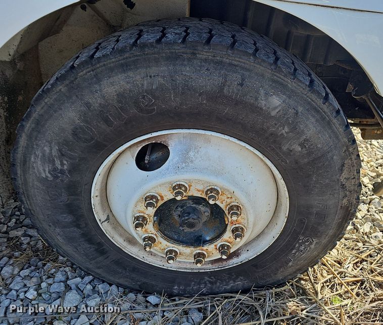 image for item EJ5983 2009 International    4300  flatbed truck