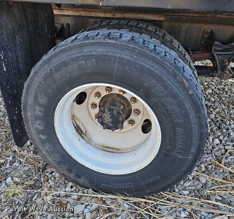 image for item EJ5983 2009 International    4300  flatbed truck