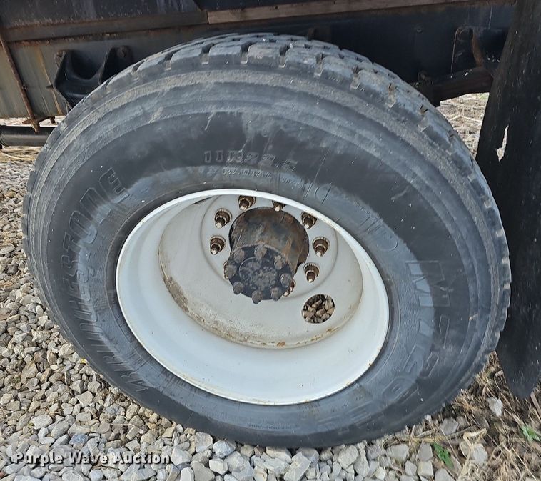 image for item EJ5983 2009 International    4300  flatbed truck