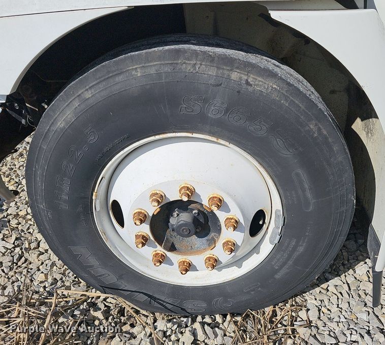 image for item EJ5983 2009 International    4300  flatbed truck