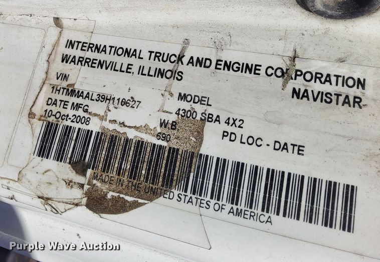 image for item EJ5983 2009 International    4300  flatbed truck