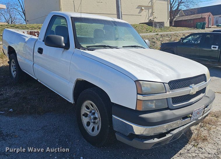 image for item EJ6020 2005 Chevrolet Silverado 1500 pickup truck
