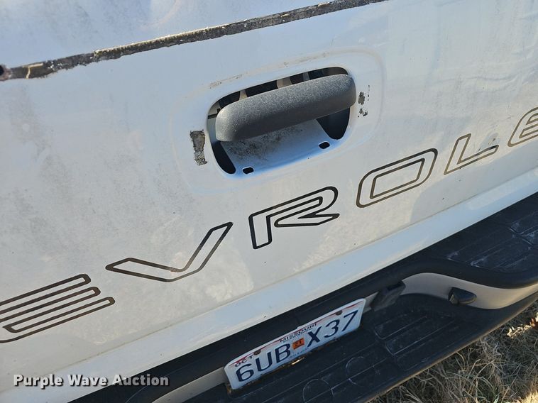 image for item EJ6020 2005 Chevrolet Silverado 1500 pickup truck