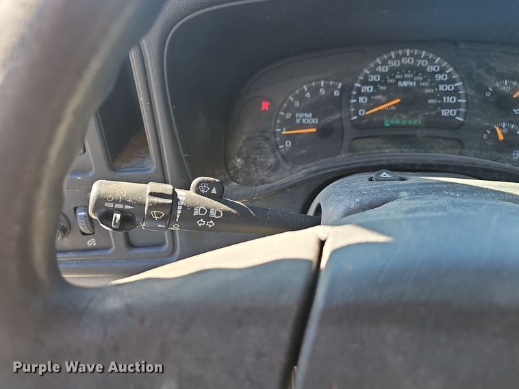 image for item EJ6020 2005 Chevrolet Silverado 1500 pickup truck