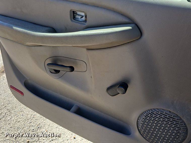 image for item EJ6020 2005 Chevrolet Silverado 1500 pickup truck