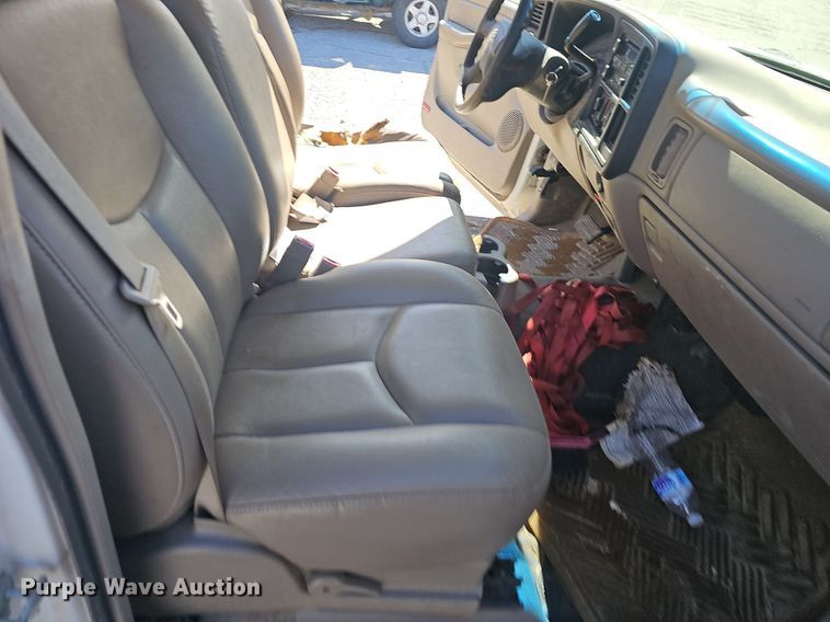 image for item EJ6020 2005 Chevrolet Silverado 1500 pickup truck