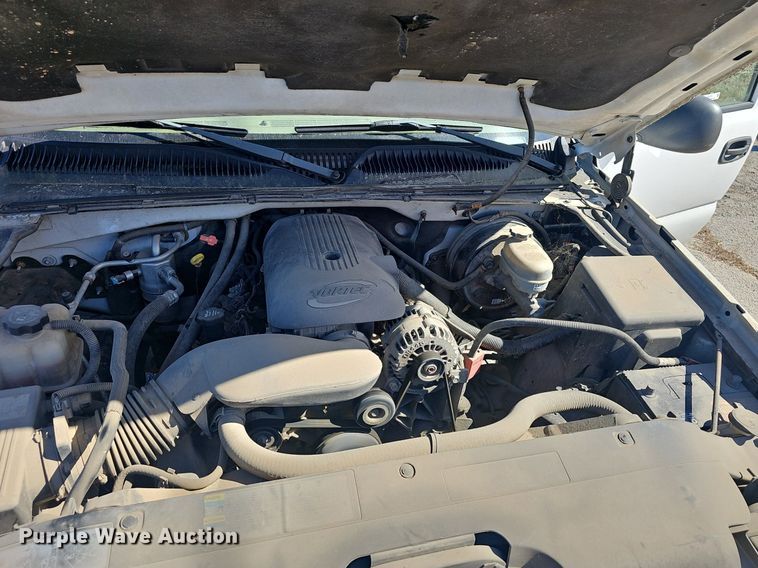 image for item EJ6020 2005 Chevrolet Silverado 1500 pickup truck