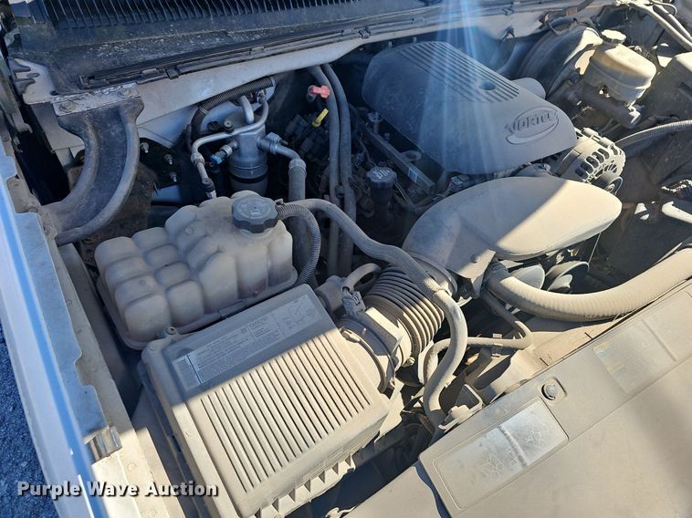 image for item EJ6020 2005 Chevrolet Silverado 1500 pickup truck