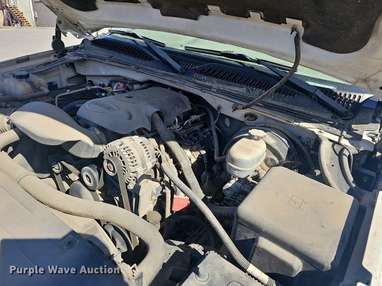 image for item EJ6020 2005 Chevrolet Silverado 1500 pickup truck