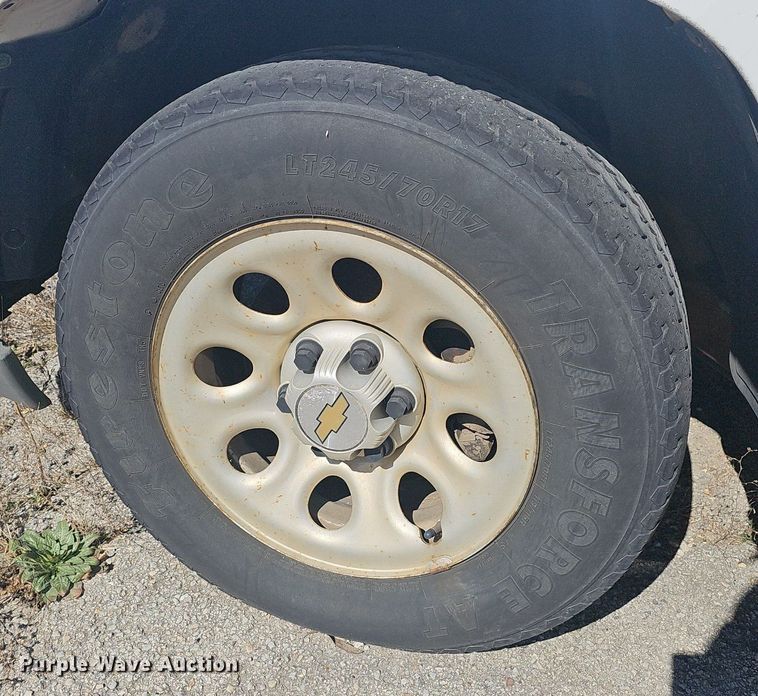 image for item EJ6020 2005 Chevrolet Silverado 1500 pickup truck