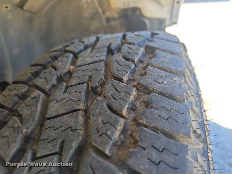 image for item EJ6020 2005 Chevrolet Silverado 1500 pickup truck