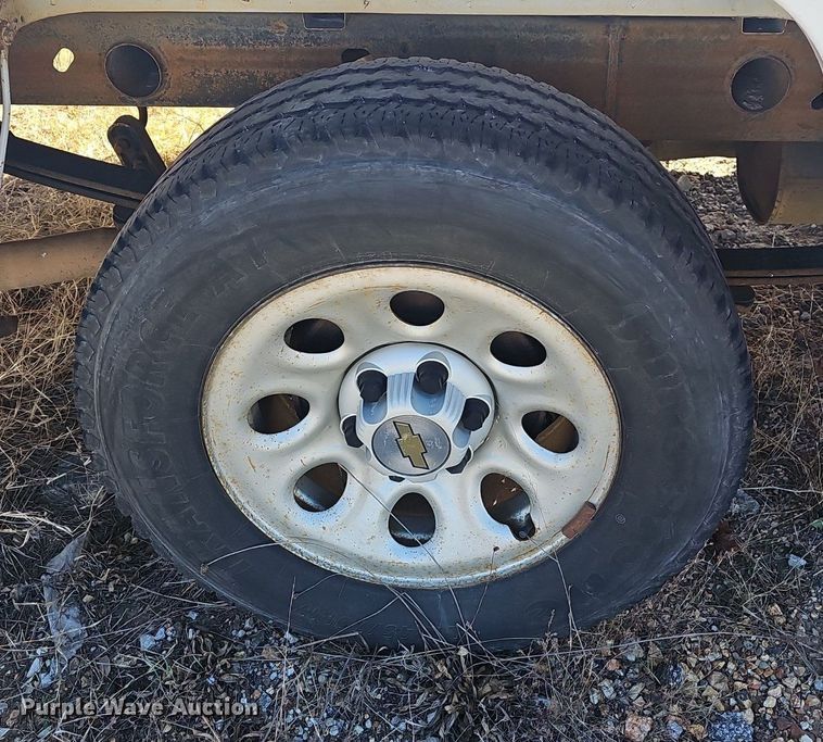 image for item EJ6020 2005 Chevrolet Silverado 1500 pickup truck