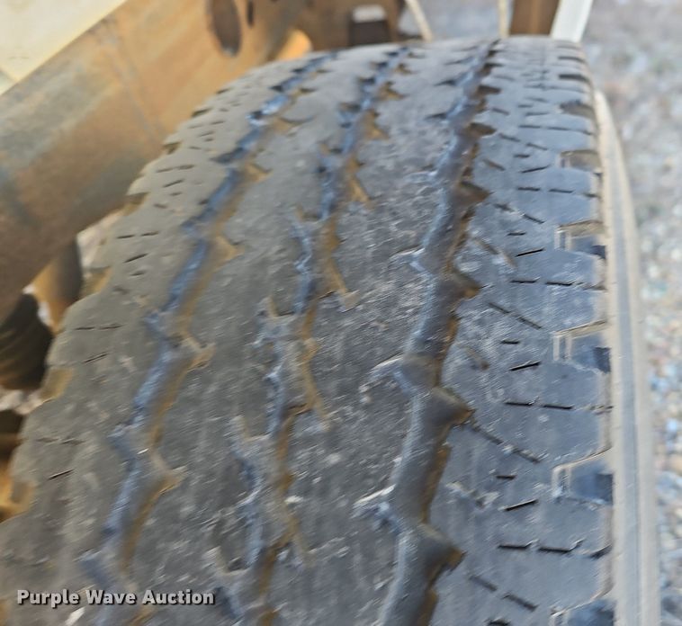 image for item EJ6020 2005 Chevrolet Silverado 1500 pickup truck