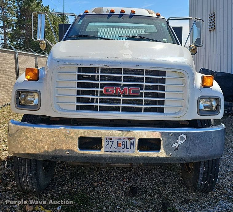 image for item EJ6023 2000 GMC C7500 flatbed truck