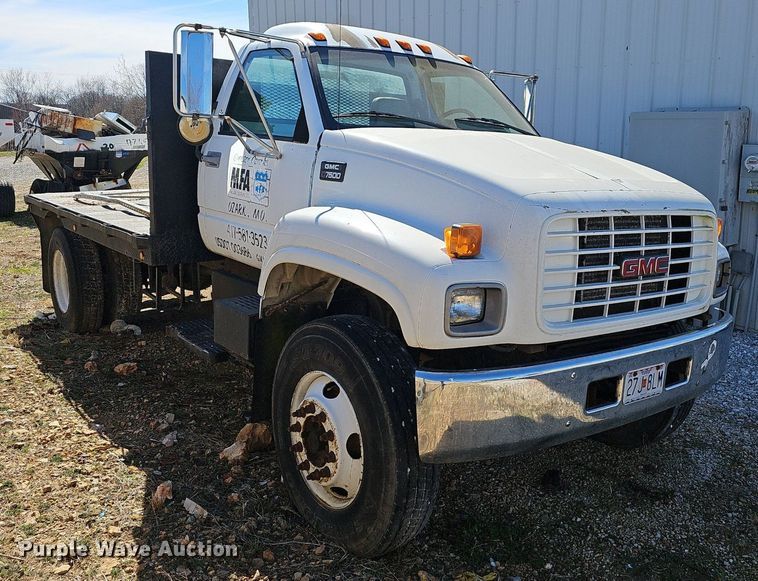 image for item EJ6023 2000 GMC C7500 flatbed truck