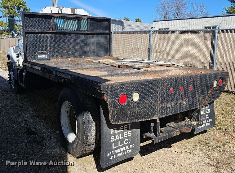 image for item EJ6023 2000 GMC C7500 flatbed truck